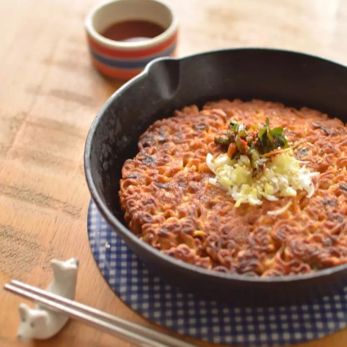 インスタントラーメンで簡単チヂミ風かた焼きそば♪